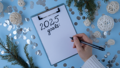 Clipboard with 2025 Goals written on it