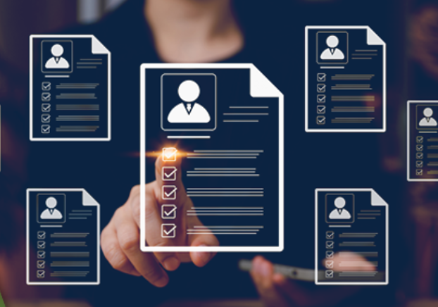 5 resume icons with person pointing to resume in the middle of the image